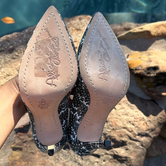 Alice + Olivia Monochrome Patterned Heels - Picture 8 of 10